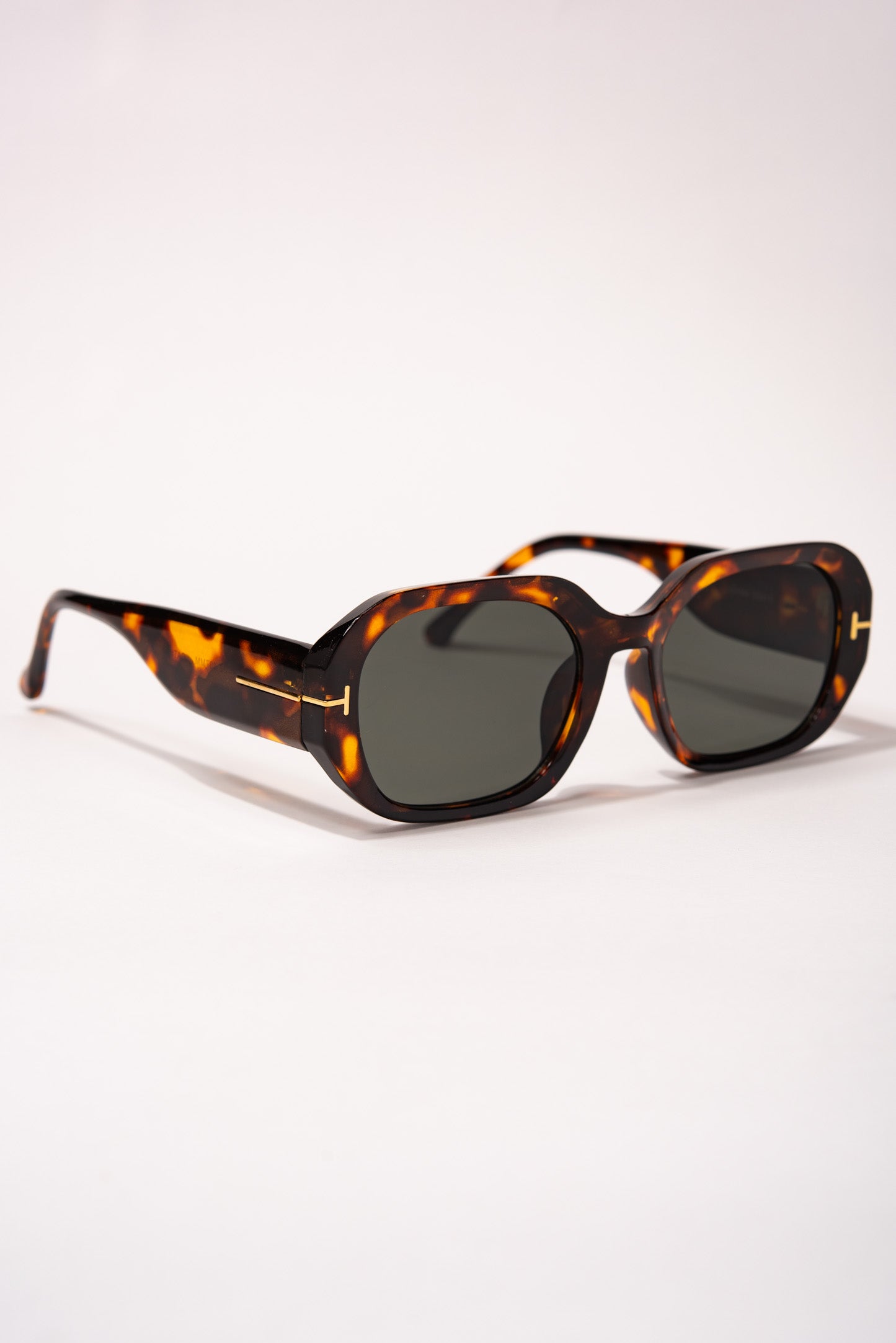 Genevie Oval Sunglasses - Leopard Tinted Lenses