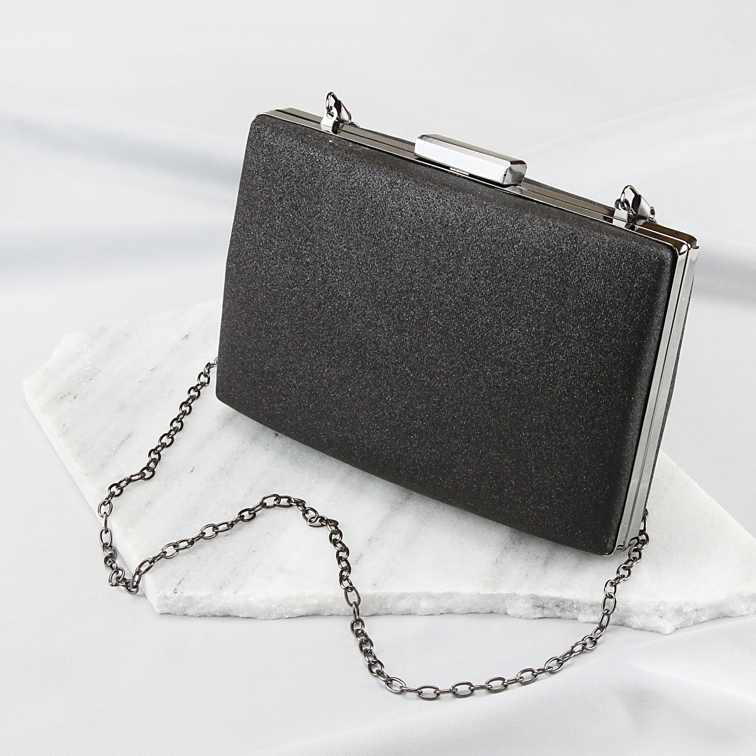 Essence Shimmer Clutch | Black