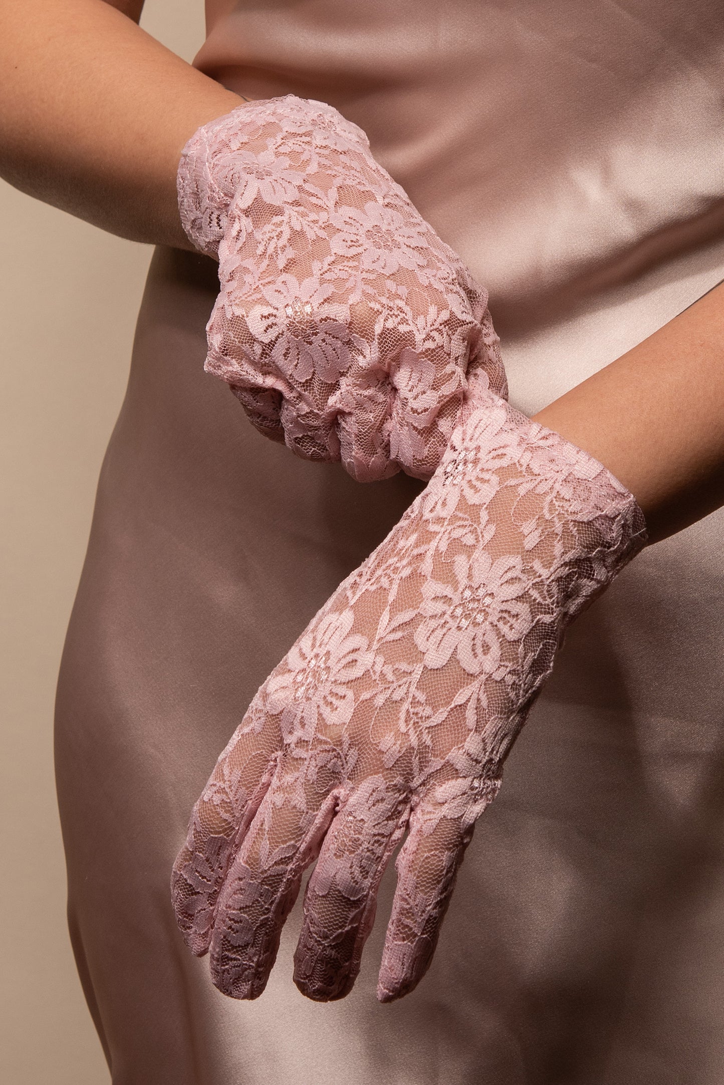 lace gloves outfit