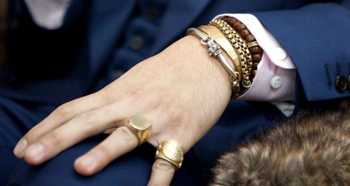 7 Mistakes Men Make Wearing Jewelry