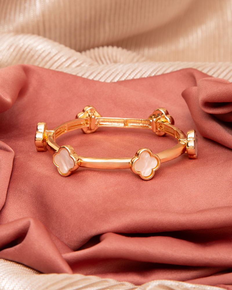 Ashley Epoxy Quatrefoil Hinge Bracelet | Ivory