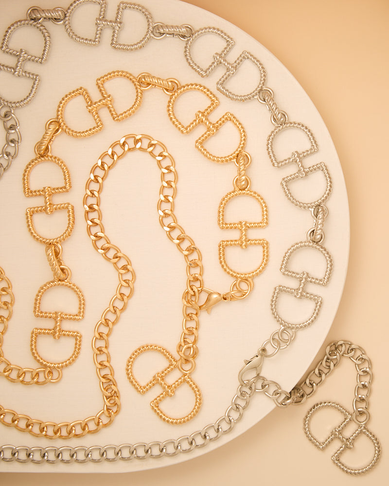 Sutton Fashionista Ribbed Horseshoe-Inspired Chain Link Belt