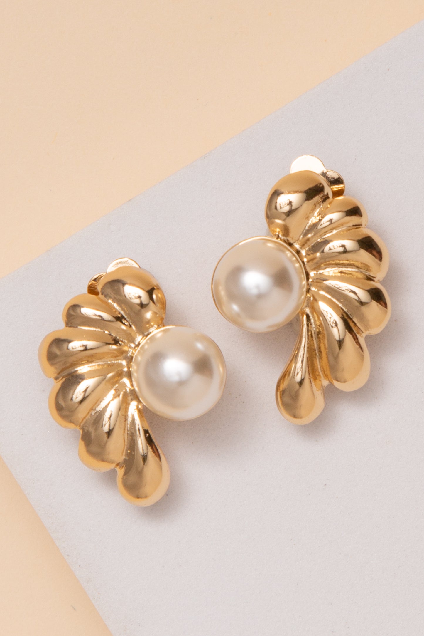 Nina Polished Pearl Fan Clip On Earrings | Gold 