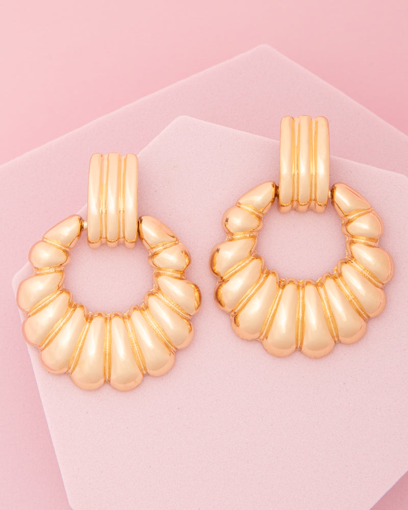 Piper Scallop Pattern Crescent Hoop Post Earrings | Gold