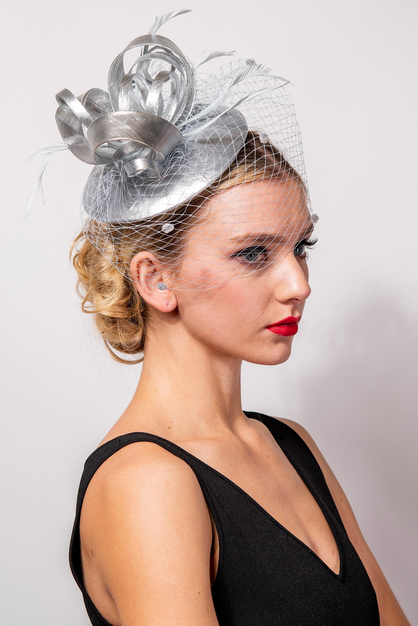 Briella Dotted Mesh Beret w/ Feathers and Loops Fascinator