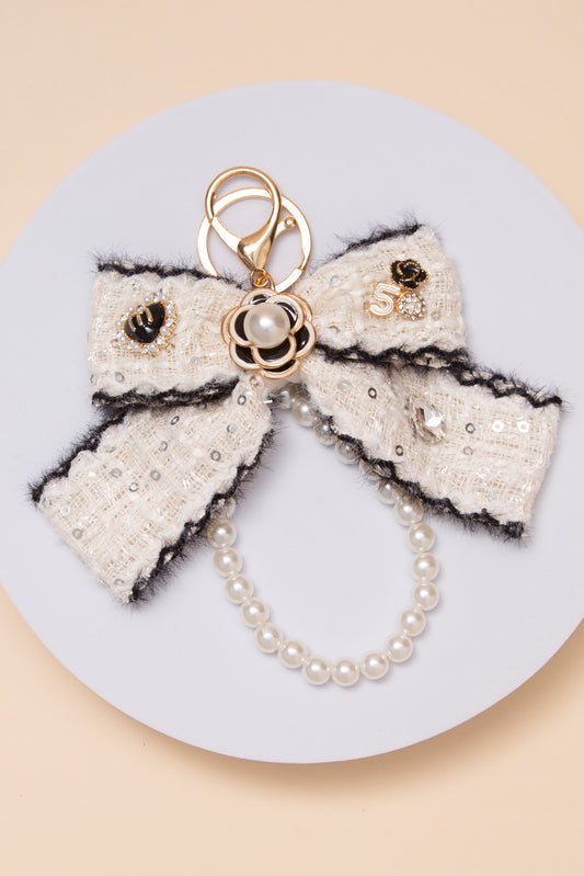 Jennifer Tweed Floral Pearl Keychain | White