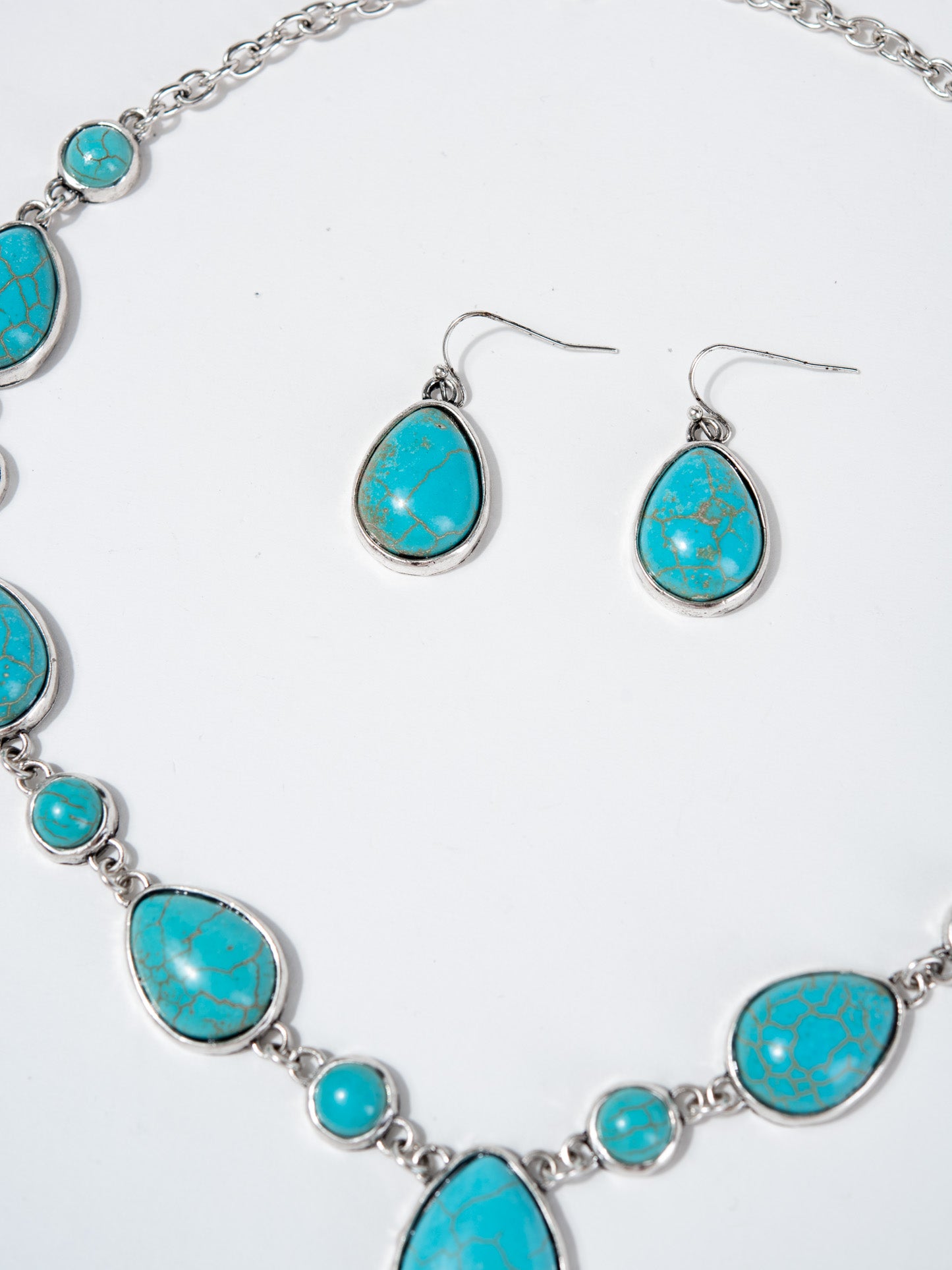 Danni Western Teardrop Design Necklace Set