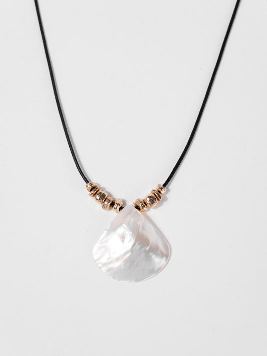 Wendy Pearl Pendant Necklace