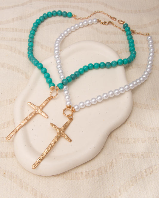 Cassidy Hammered Cross Pendant Pearl Necklace