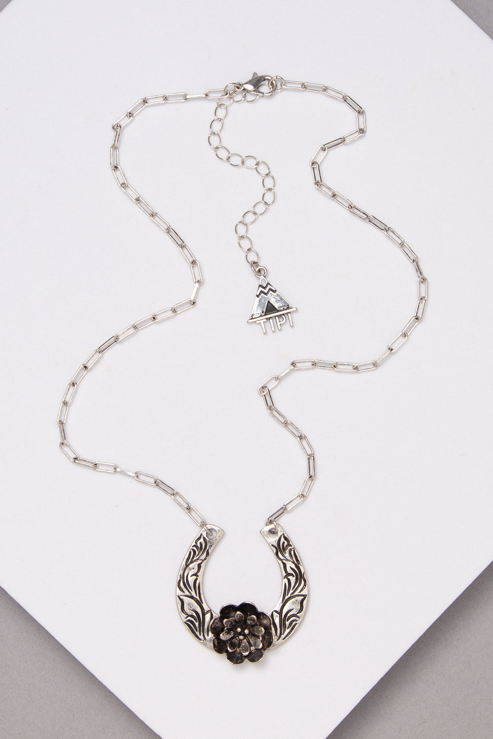 Bianca Western Horseshoe Flower Necklace