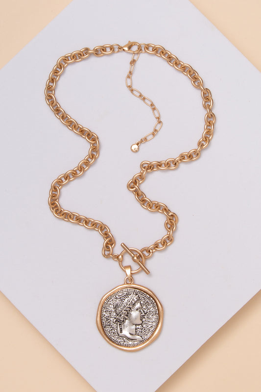 Lucy Toggle Medallion Necklace | Gold