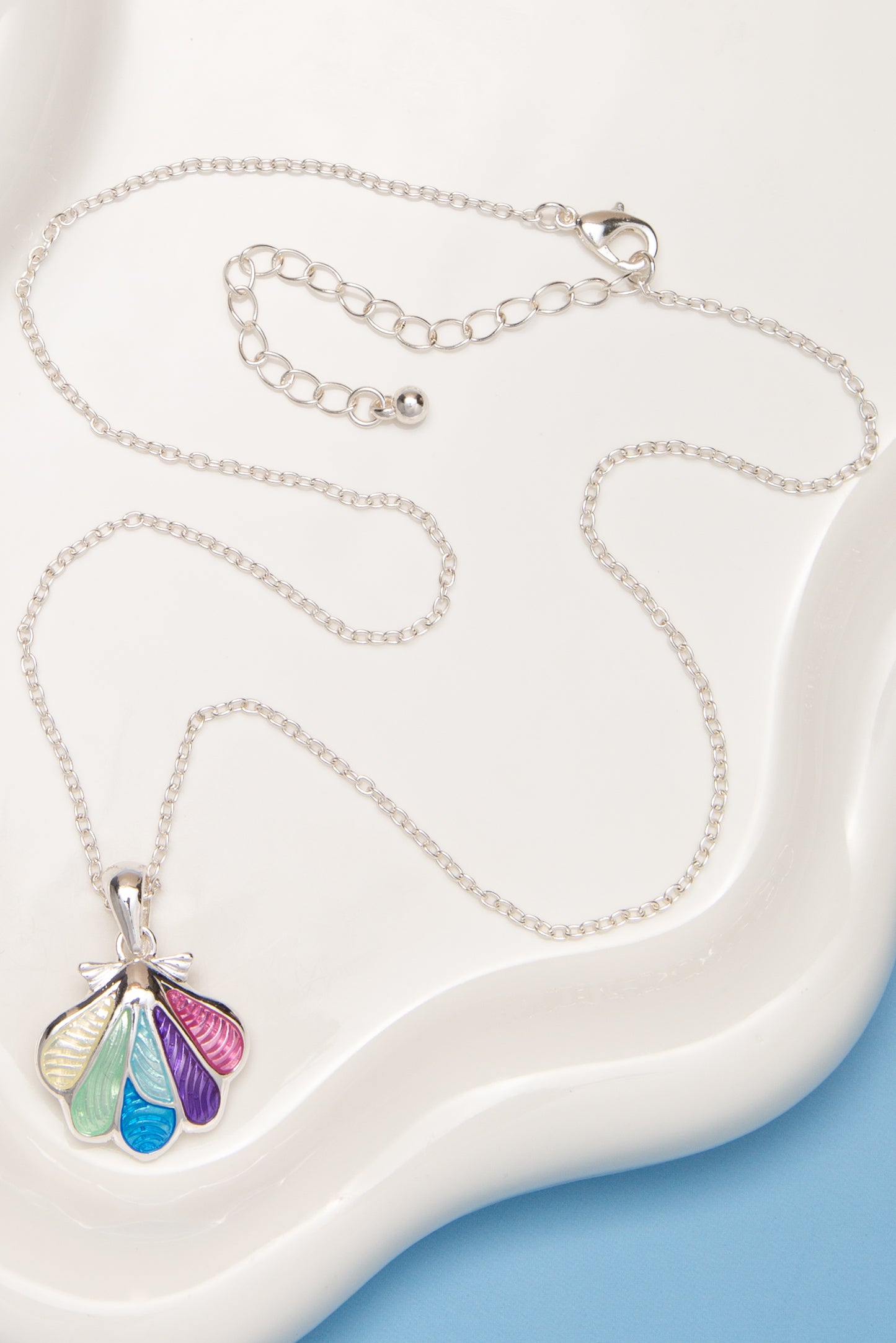 Maria Polished Epoxy Multicolor Shell Pendant Necklace