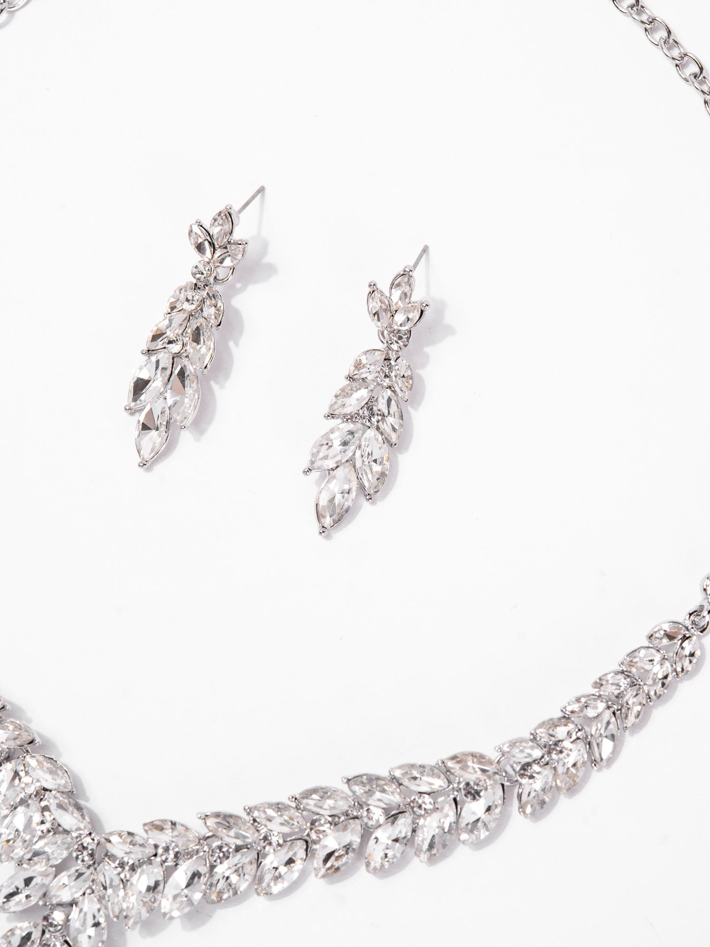 Lia Vine Gemstone Cluster V-Shaped Necklace Set