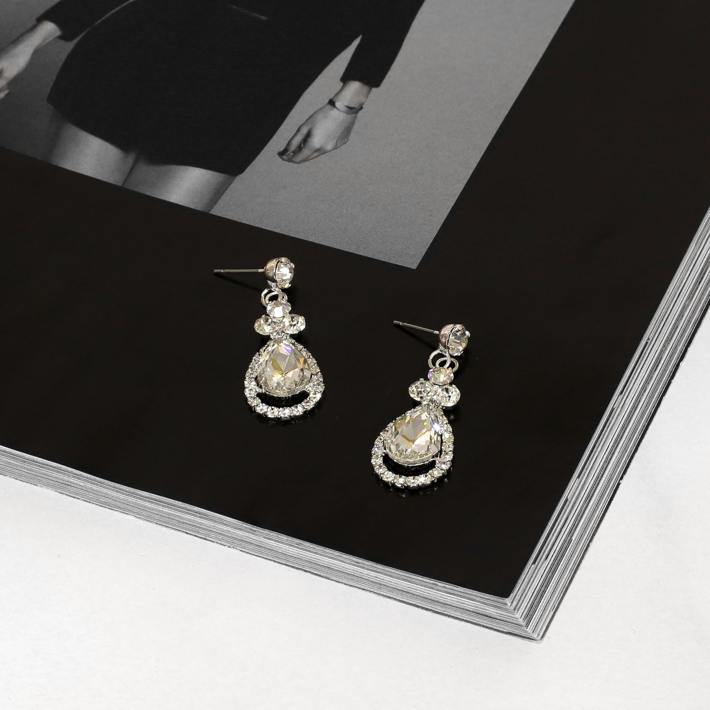 Elegant Teardrop Necklace & Earring Set