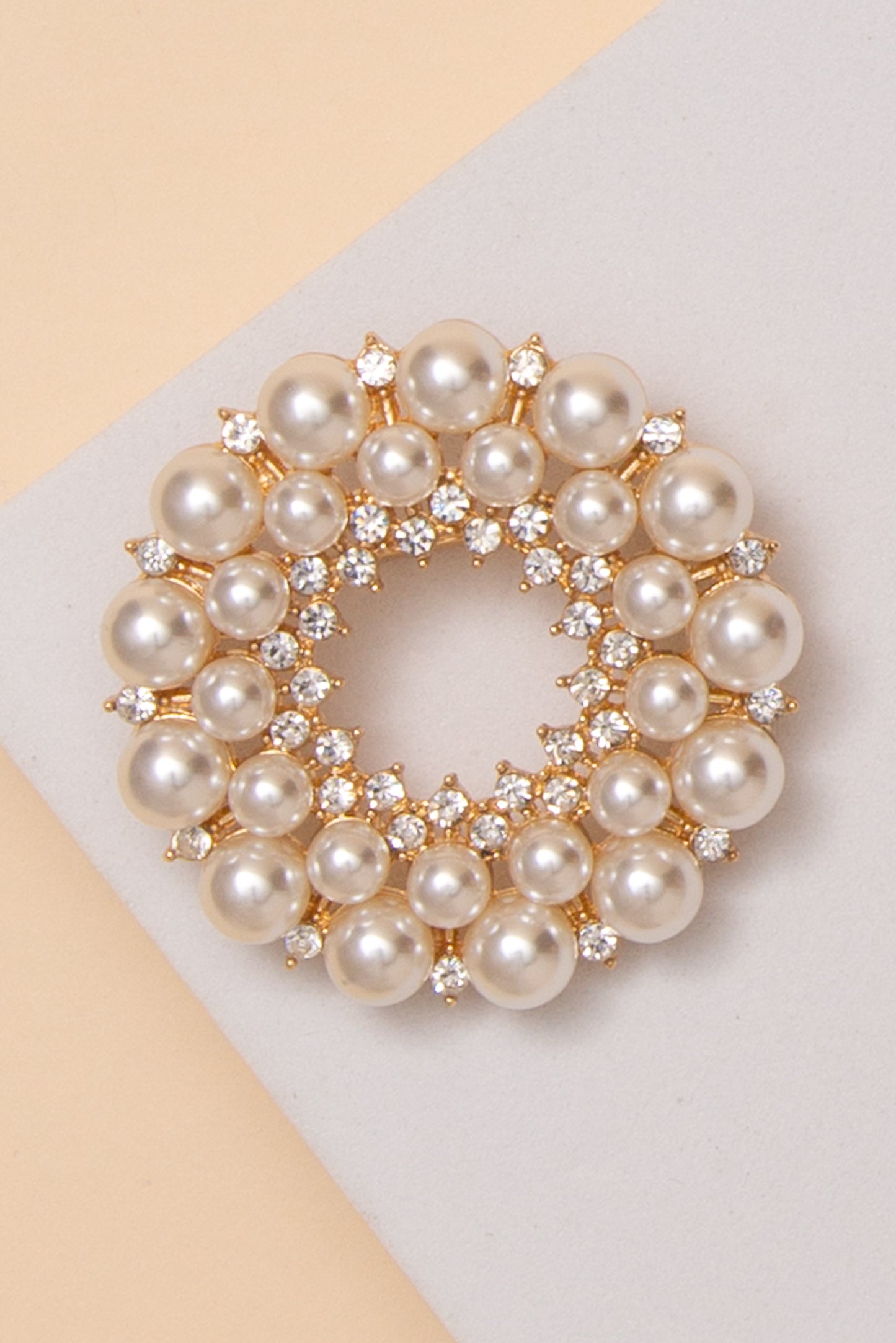 Camille Open Center Pearl And Crystal Round Brooch Pin | Gold