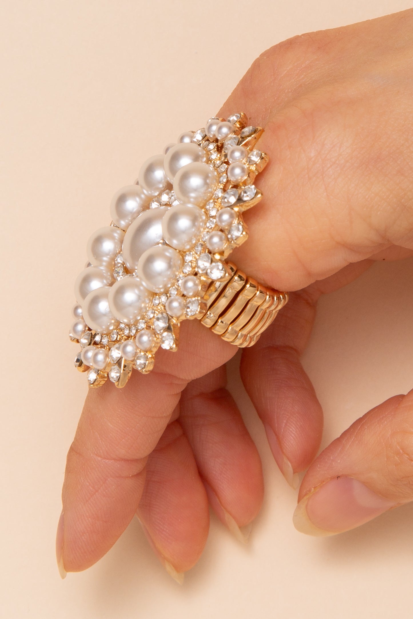 Chloe Oval Pearl Center with Crystal Halo Stretch Ring
