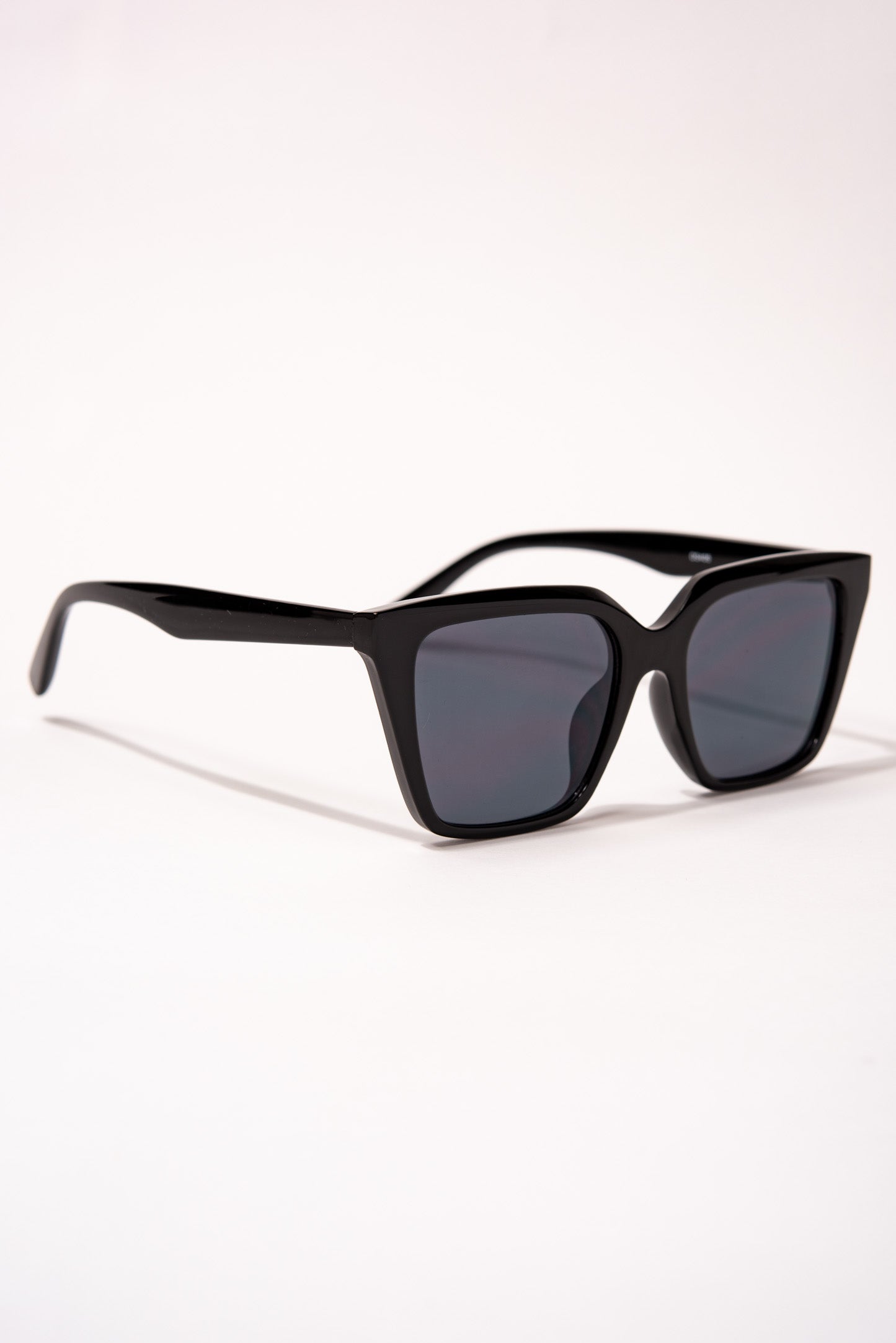 Iris Cateye Sunglasses - Black