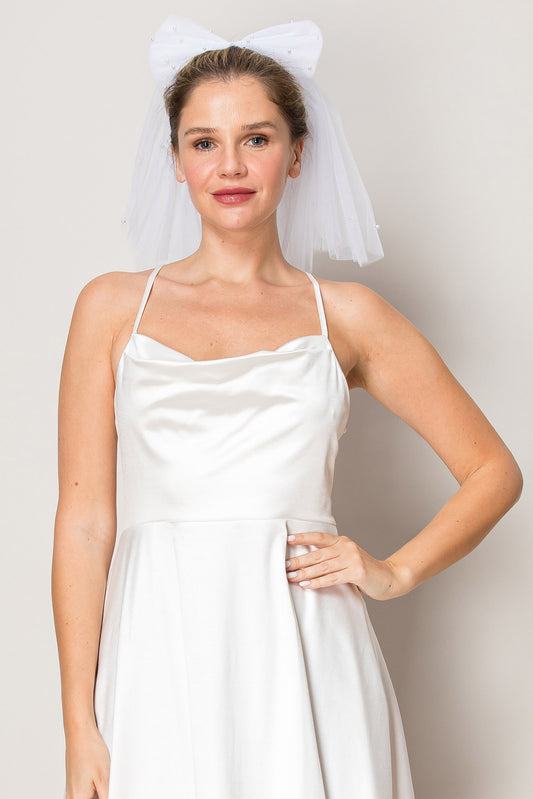 Paisley One Layer Scattered Pearl Shoulder Length Bow Wedding Veil
