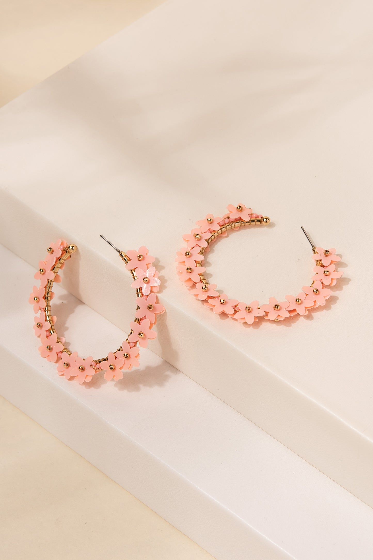 Dalia Acrylic Flower Beaded Open Hoop Earrings - Pink